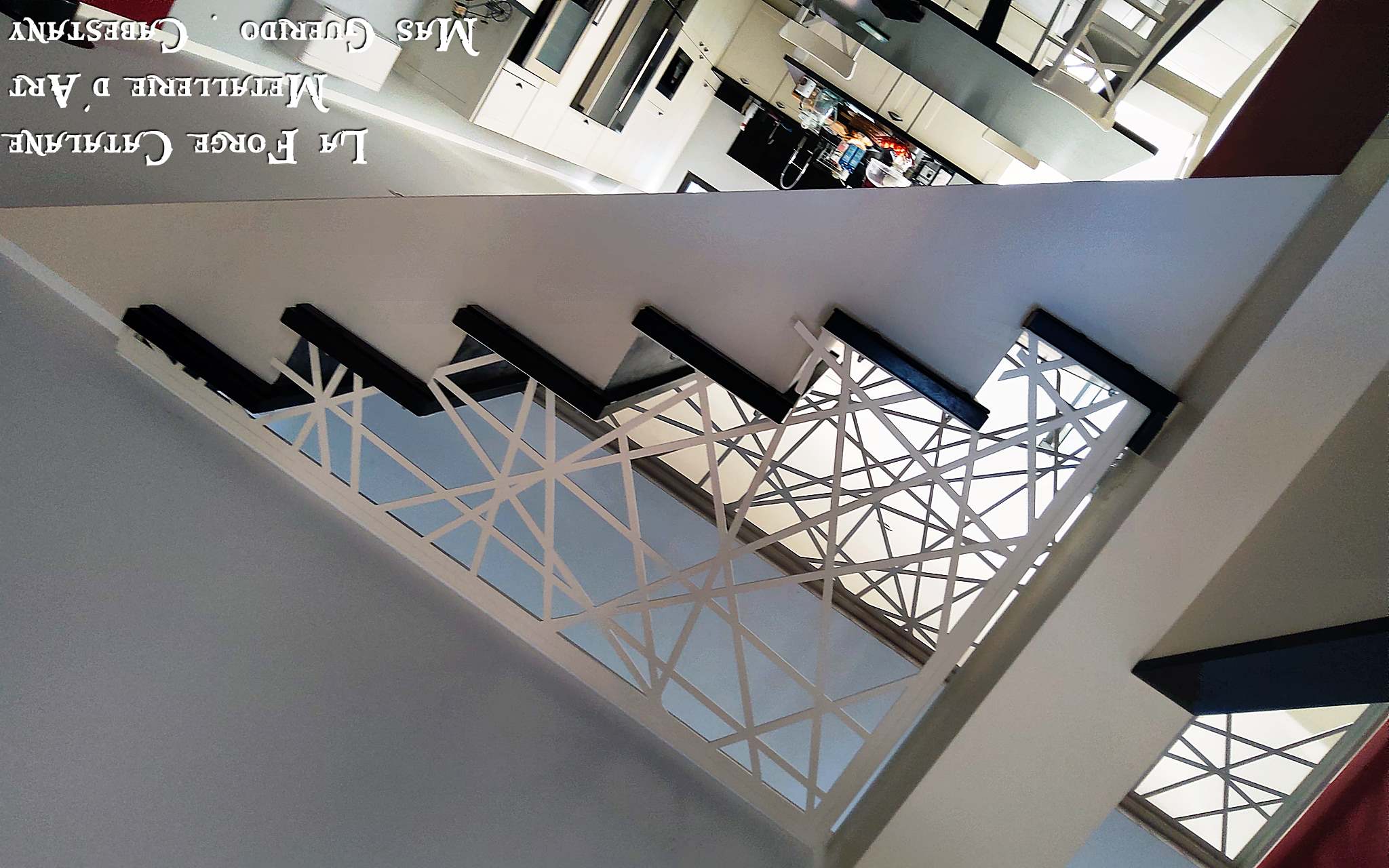 Rampant toute hauteur en fer carre  entremelees Forge Catalane 1.jpg